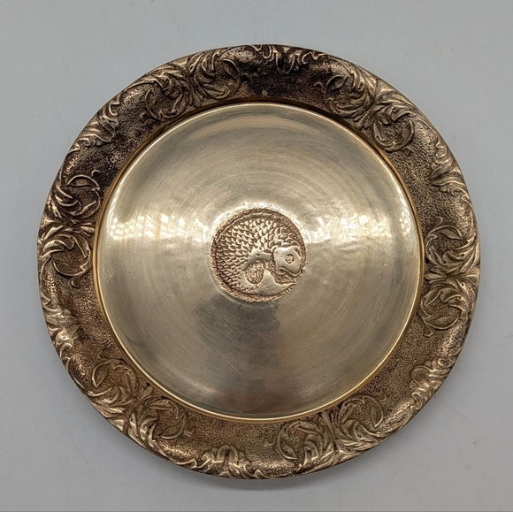 Vintage brass decorative plate with fish design - Picture 1 of 6